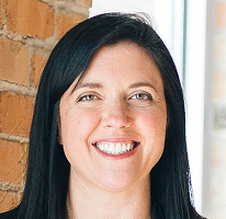 Η Sophie Hartwell, επικεφαλής εξυπηρέτησης πελατών, μέλος της ομάδας υποστήριξης, σε πορτρέτο